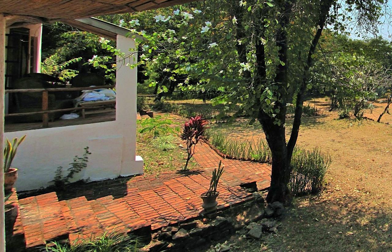 Njaya Lodge Nkhata Bay Esterno foto